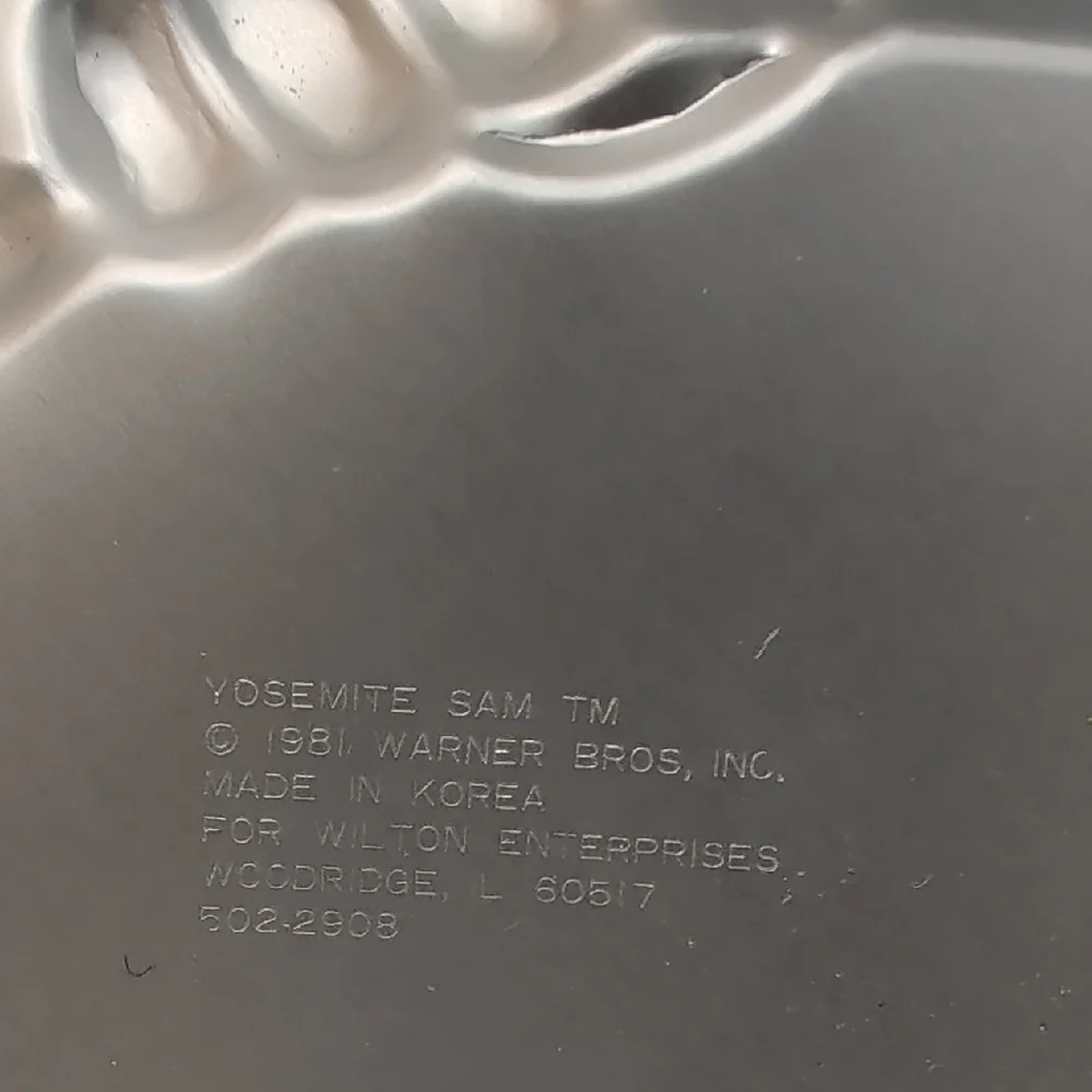 Wilton Yosemite Sam Cake Pan - Silver and Yellow